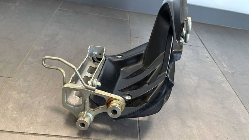 Stopień Podnóżek Zapiętek Prawy Yamaha Raptor 700. 2006-22 [2191]