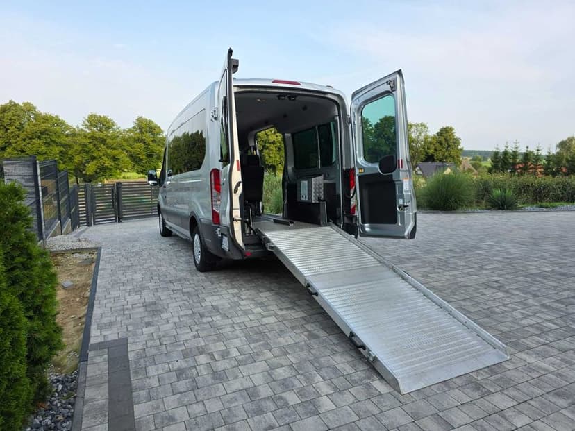 Ford Transit Trend 9 Osobowy Przewóz Osób Niepełnosprawnych Kamper