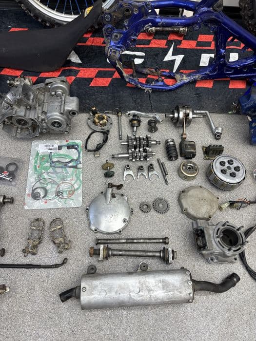 Części YAMAHA YZ125 R 96-04 kartery Silnik Wał Skrzynia Stator Moduł