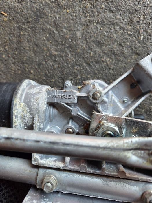 Mechanizm wycieraczek silniczek komplet nissan navara D40 3.0 v6