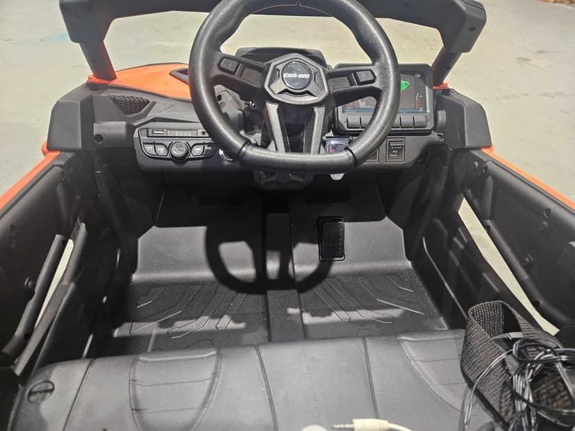 Pojazd dla dziecka can-am maverick