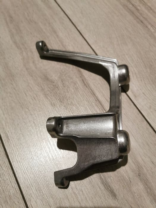 Yamaha raptor 350 uchwyt wspornik mocowanie błotnika przód lewy