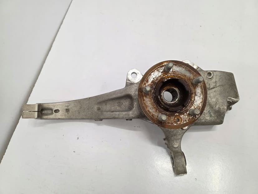 zwrotnica + piasta lewy przód land rover defender ii l663 l8b2-3k186-a