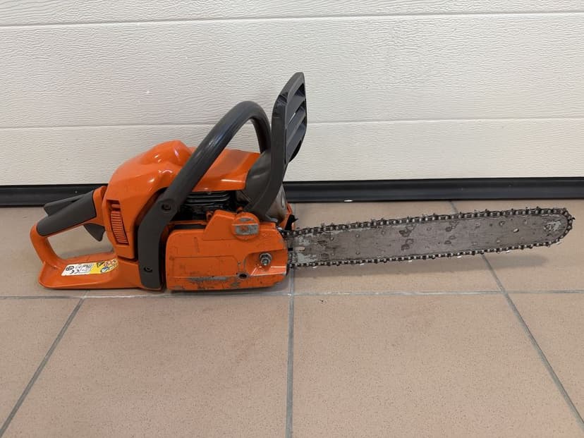 Pilarka Husqvarna 435 2,2 KM