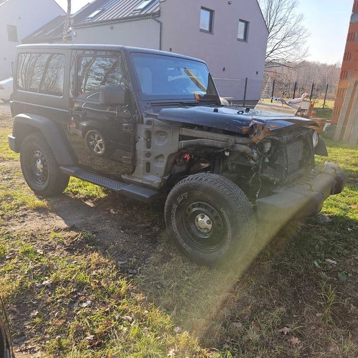 Jeep Wrangler 2015 uszkodzony