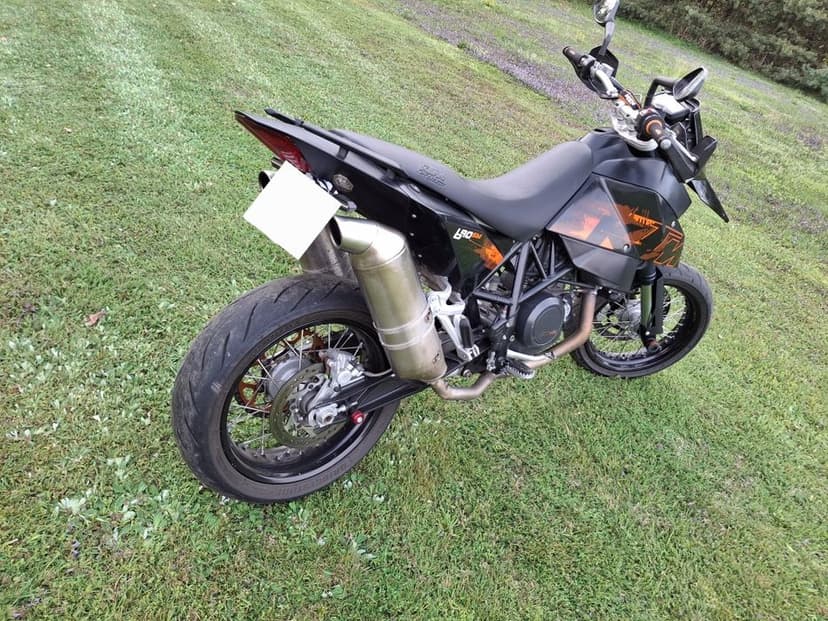 Ktm 690 supermoto  wtrysk
