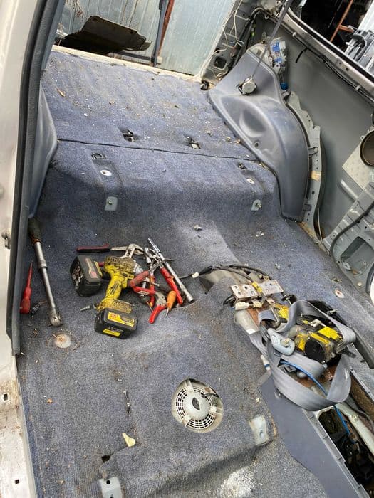 Toyota land cruiser 90 3 drzwi dywan wykładzina tył - przod europa