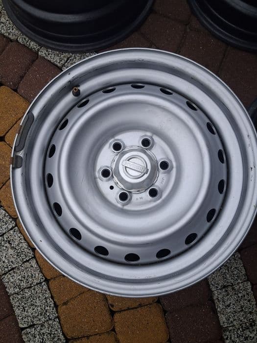 Felgi stalowe 16 z dekielkami Nissan Navara