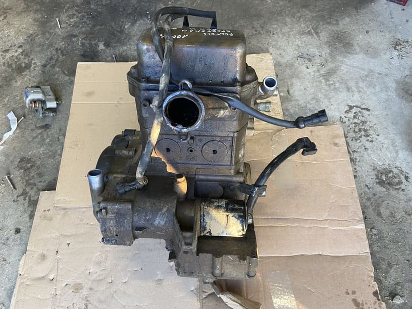 Silnik polaris sportsman 800 Wydech kolektor głowica polaris 800