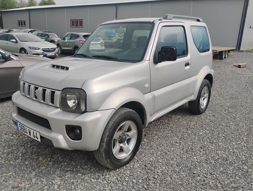 Suzuki jimny 1.3 benzyna klima 74000 km 4x4 rama zdrowa