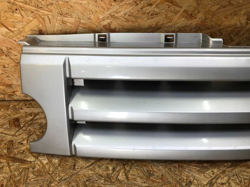Grill/atrapa/kratka zderzaka Land Rover Discovery 3