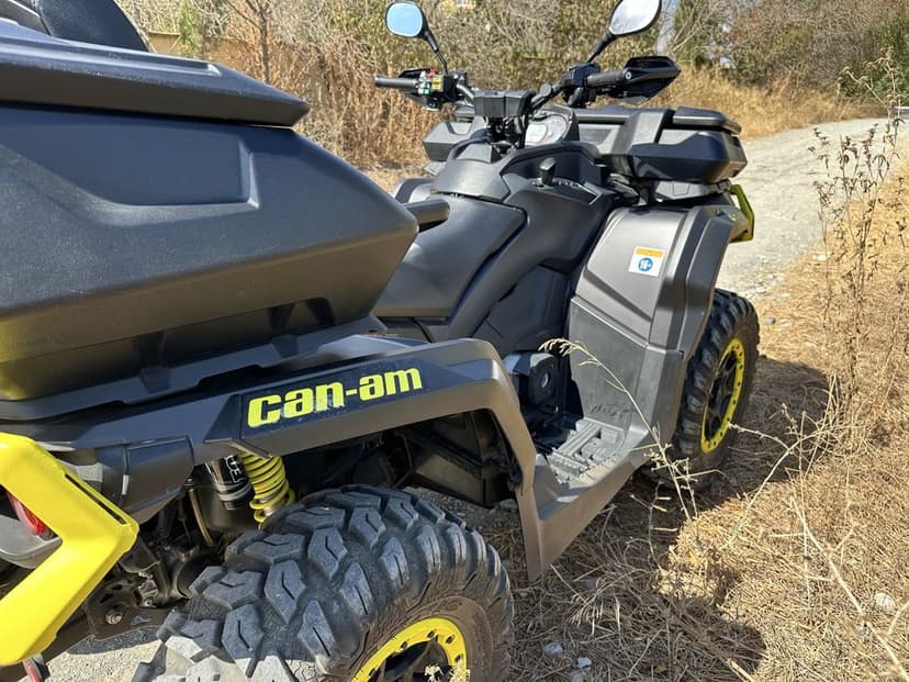 Quad can am autlander 1000 dwu osobowy przejechane ma 9800km