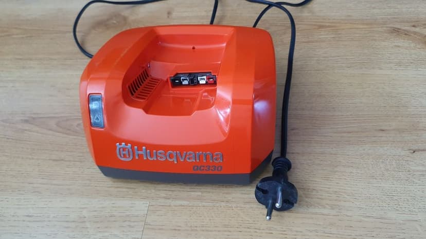 Ładowarka husqvarna qc330