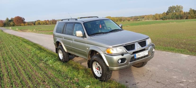 Mitsubishi pajero sport 3.0 rezerwacja