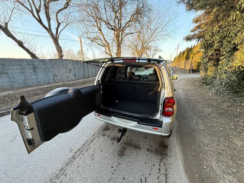 Jeep Cherokee 2.8 diesel Automat 4x4 Hak 2003r 2-wł w Polsce