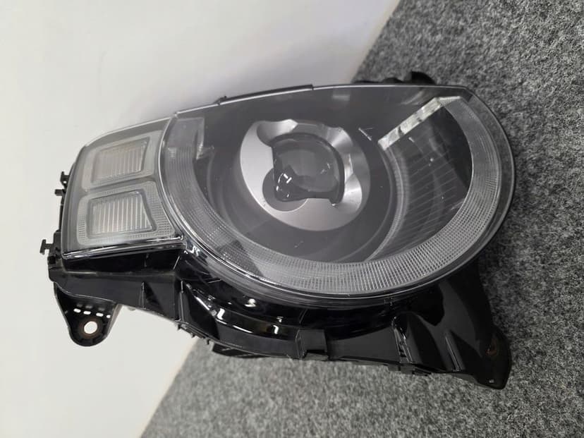 lampa przód prawa land rover defender ii l663 l8b2-13w029-ef europa