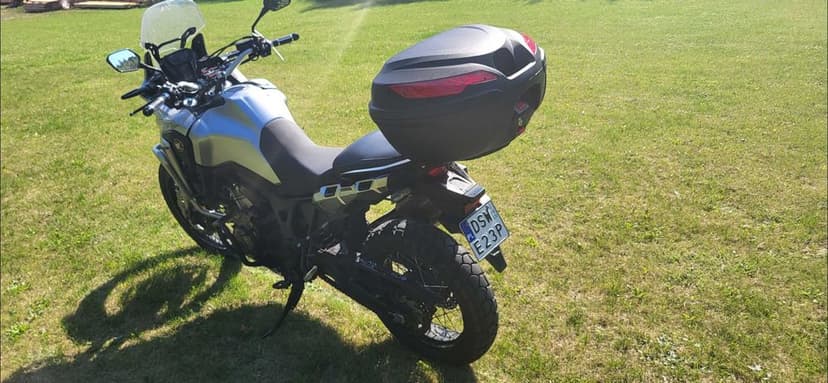Honda CRF  AFIKA Motokykl turystyczny. Motor