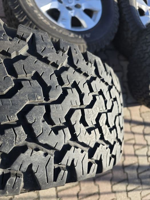 Mitsubishi Pajero, L200, Toyota Hilux Kola All Terrain