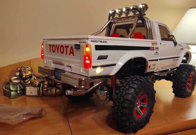 Toyota Hilux High-Lift 4x4 Kolejna Adaptacja cenionego modelu TAMIYA