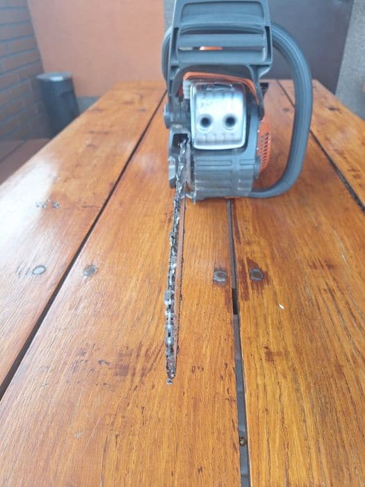 Piła motorowa spalinowa Husqvarna.