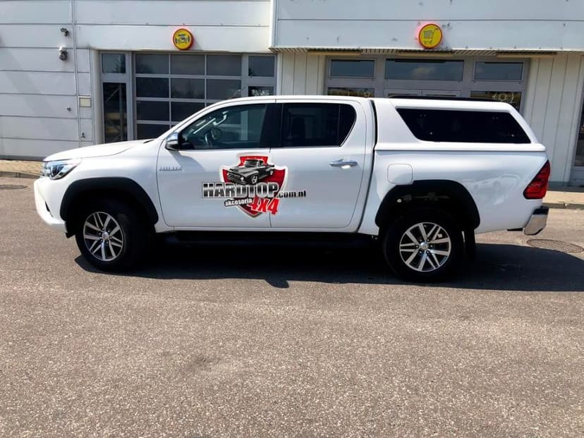 Oryginalna Zabudowa TOYOTA HILUX