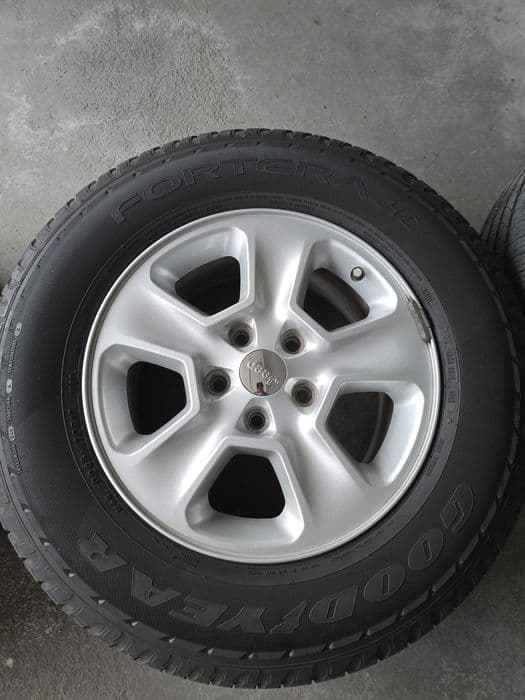 Kola jeep grand cherokee wk2