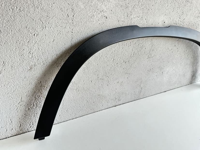 Land Rover Defender L663 20- Listwa Błotnik Prawa Przód L8B2-16A074-AX