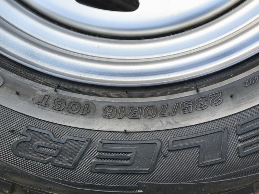 Opony Felgi 16” 5x165.1 ET8 236/70R16  Land Rover Defender Discovery