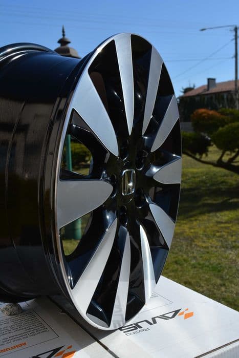 Felgi 17" 5x114,3 Honda Civic Accord CR-V FR-V MR-V Pilot #521
