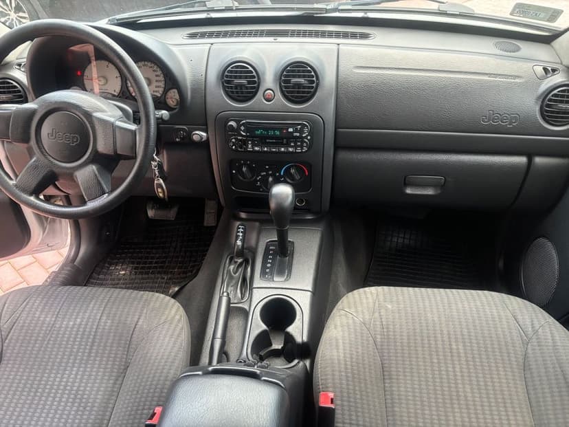 Jeep Cherokee 2004 rok pierwszy  właściciel w kraju