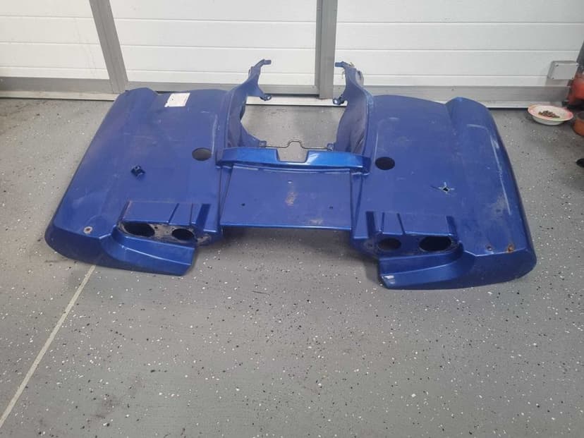 Plastiki owiewki polaris sportsman 500 . 2008r przód i tył