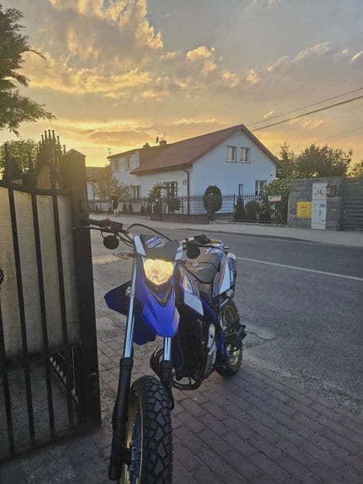 Sprzedam  yamaha wr 125 stan bardzo dobry  zadbany zarejestrowany niski przebieg