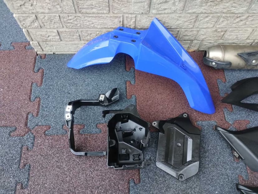 Yamaha WR 125 owiewki  tłumik wydech