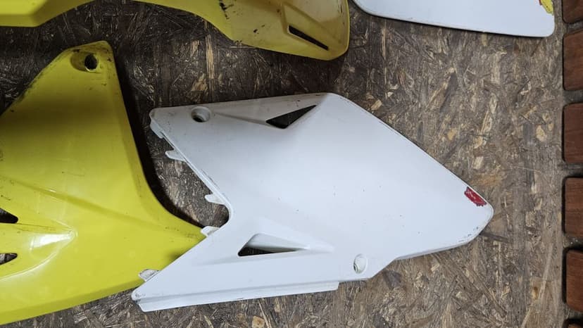 Plastiki suzuki rmz 450