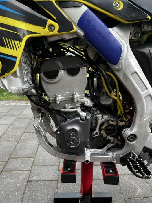Suzuki rmz 250.