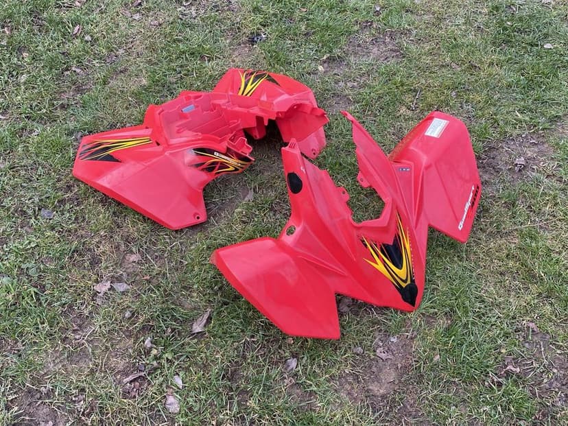 Plastiki owiewki nadkola Suzuki ltz 400 K9 wtrysk