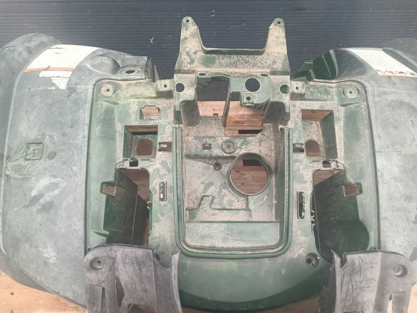 yamaha grizzly 660 plastik przód bagażnik maska owiewka