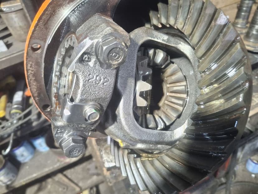 Główka przedniego mostu Nissan patrol gr Y60 y61 35/8 czyli 4,375