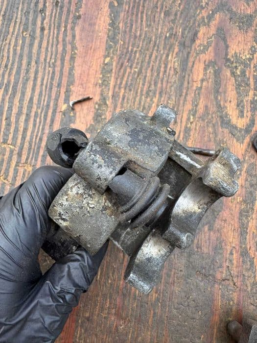 zacisk prawy przod przedn hamulca BRP can am can-am outlander renegade