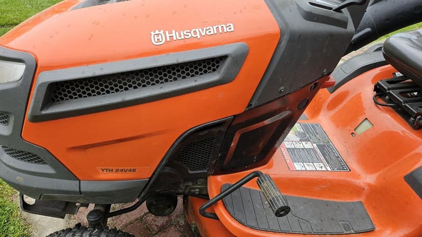 Husqvarna YTH 24V48