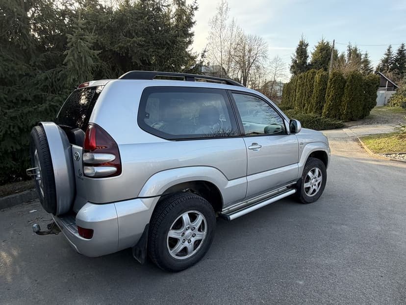 Toyota Land Cruiser 120