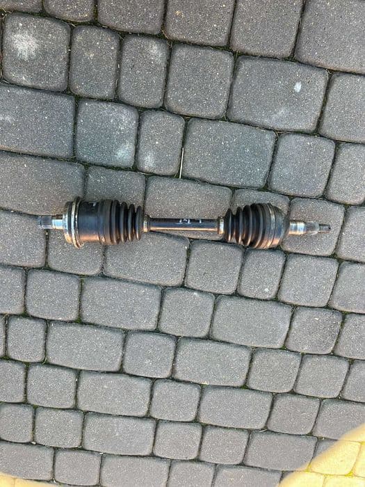 lewy tyl tylna polos os dyfra napedu can am can-am renegade outlander