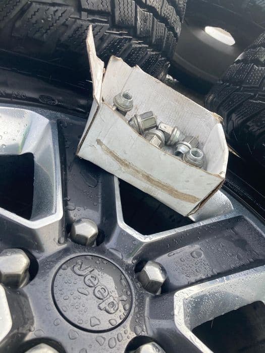 Zestaw kół (jeep wrangler sahara) felgi,opony 4szt