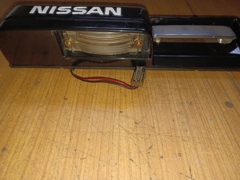 Nissan Patrol Y60 blenda tylna lampa
