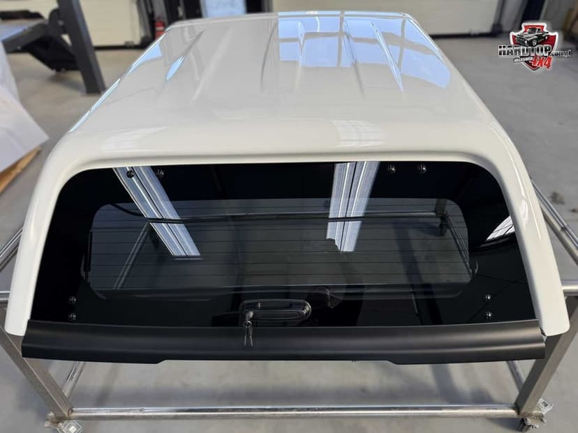 Zabudowa paki Hardtop Aeroklas - Toyota Hilux 2015+  BOKI PEŁNE