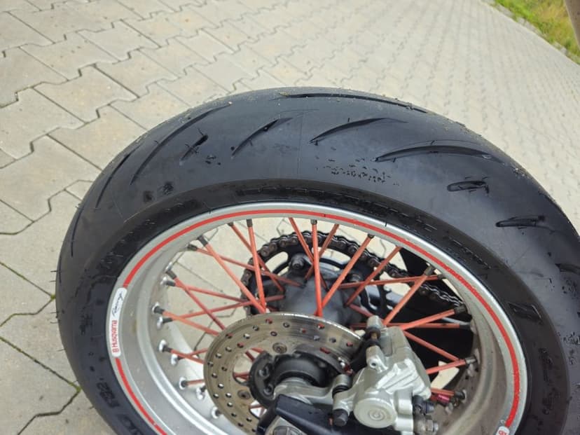 Husqvarna sms 630 supermoto