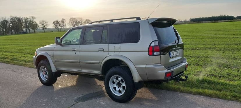 Mitsubishi pajero sport 3.0 rezerwacja