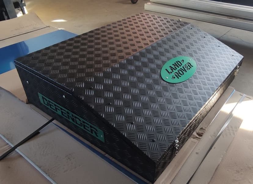Skrzynia aluminiowa dachowa land Rover Defender Discovery