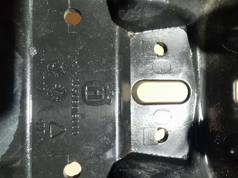 Husqvarna te 300 uchwyt tablicy chlapacze błotnik tyl