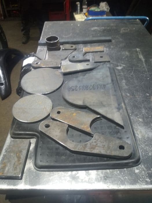 Zestaw radiusow blach do Nissan patrol k160 k260 na sprężyny